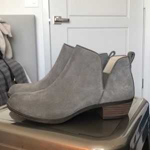 Grey ankle boots/booties